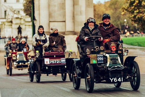 1902 Peugeot and 1902 De Dion Bouton on the 2019 London to Brighton Veteran Car Run